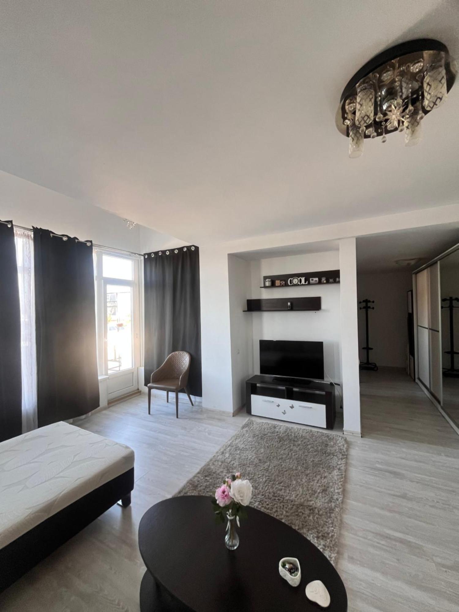 Sunset Holiday Home 布加勒斯特 外观 照片